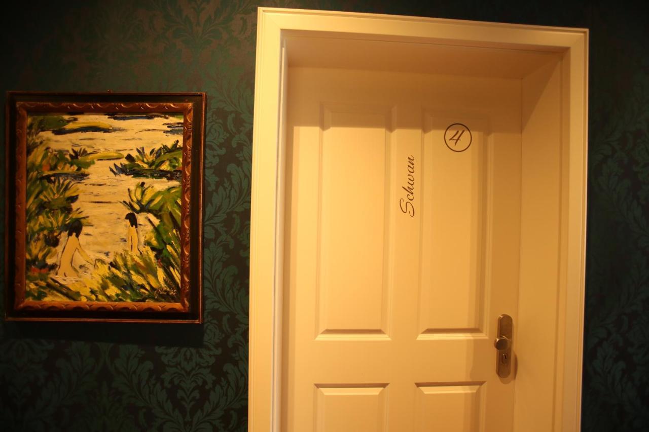 Weisses Ross Designhotel キルヒハイムボーランデン エクステリア 写真