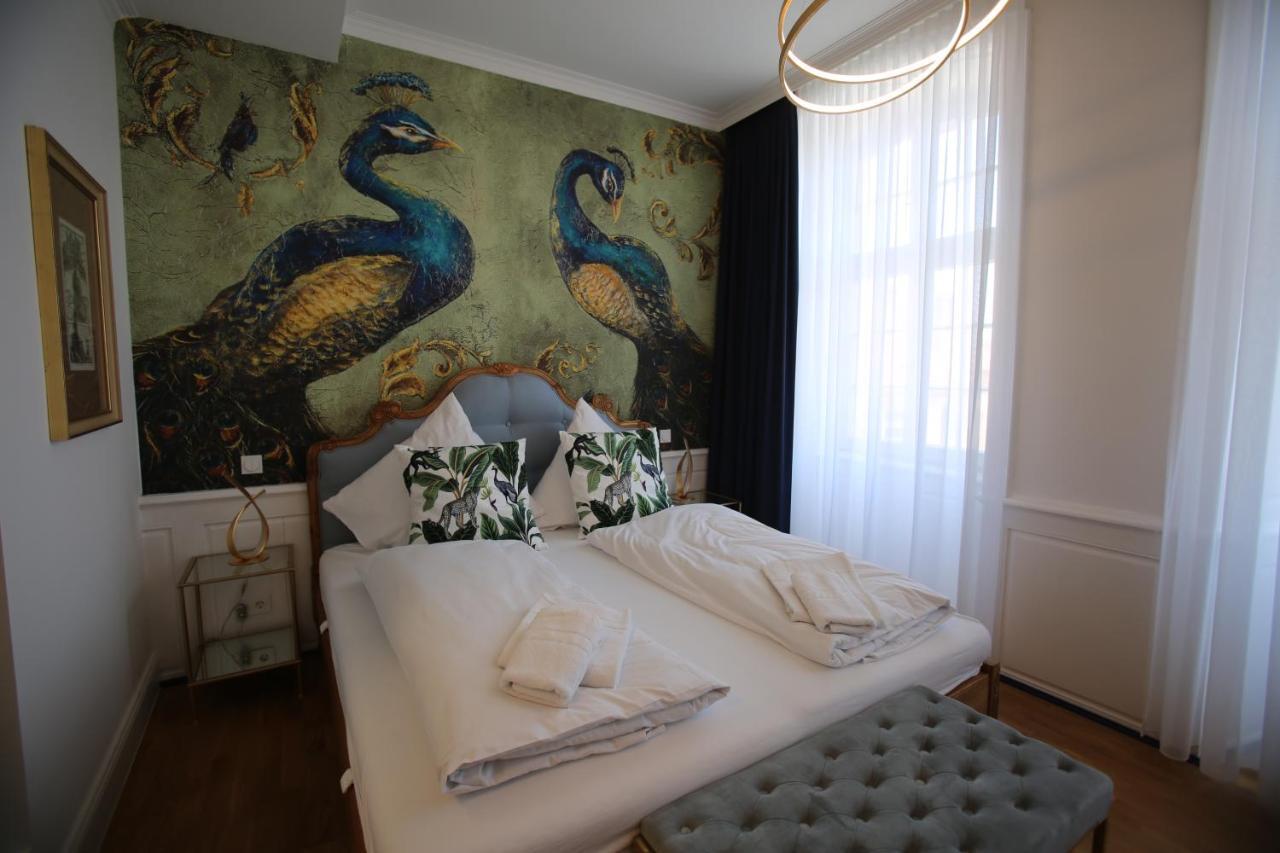 Weisses Ross Designhotel キルヒハイムボーランデン エクステリア 写真