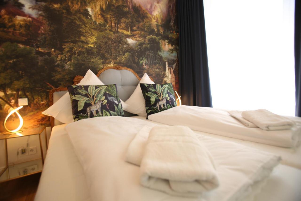 Weisses Ross Designhotel キルヒハイムボーランデン エクステリア 写真